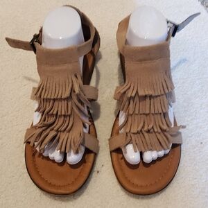 Minnetonka  seude leather fringe. Sz 9. Gladiator flat sandal